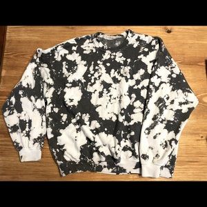 Bleach-dyed crewneck